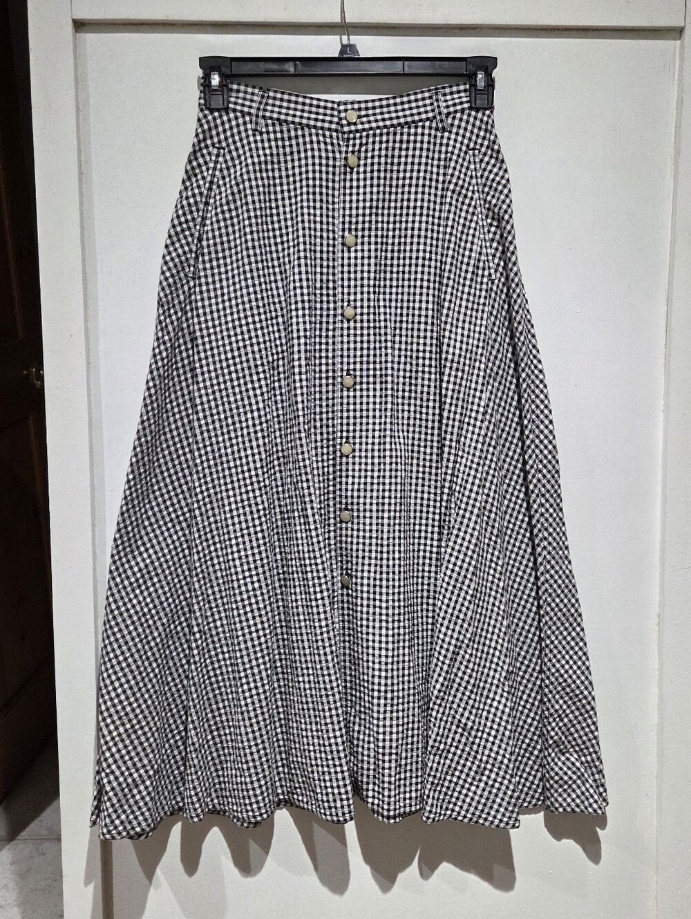 Vtg Button-Front Black and White Gingham Midi Skirt - Picture 9 of 9